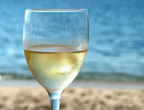 En verano, apetece el vino fresquito, pero cuidado con maltratarlo